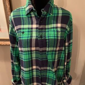 Women’s Flannel Shirt 💚